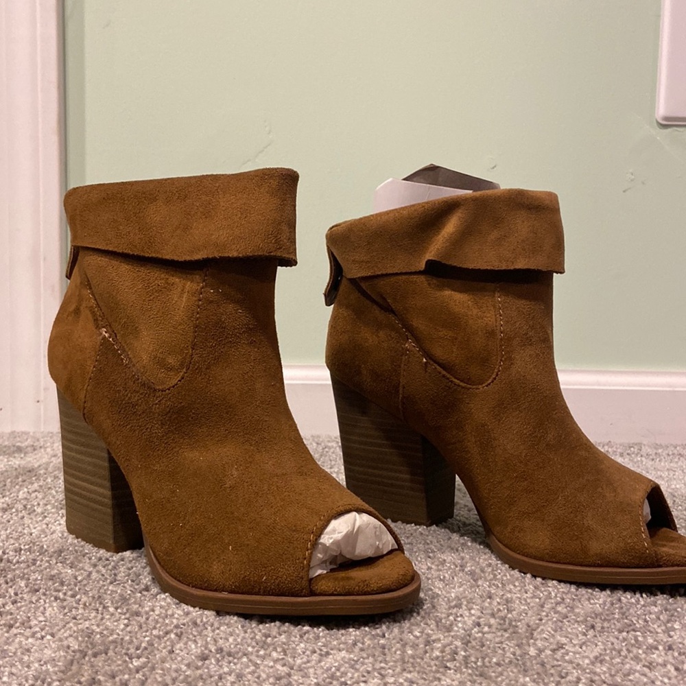 Brand new SO booties size 6